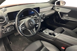 Punainen Mercedes-Benz A 2019 kuva 3.