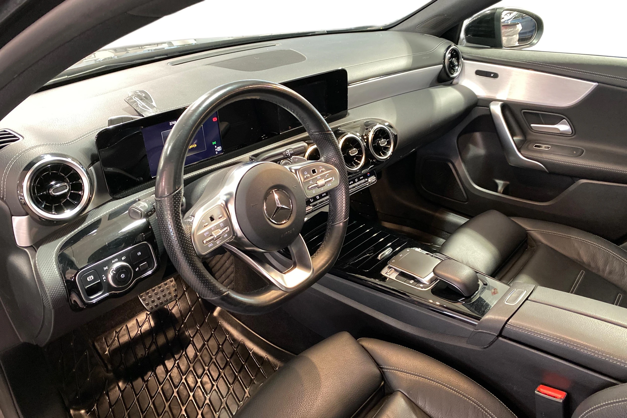 musta Mercedes-Benz A 2019 kuva 7.