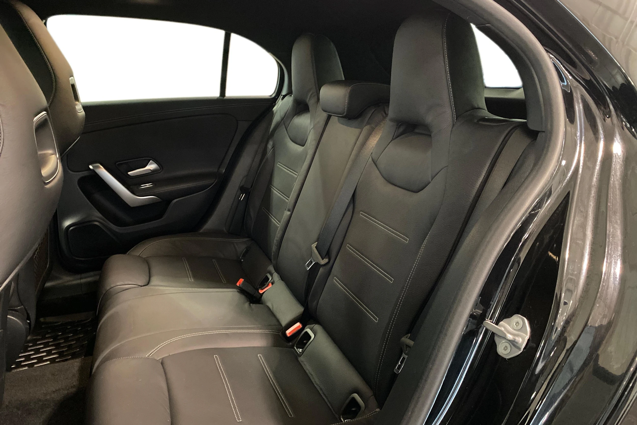 musta Mercedes-Benz A 2019 kuva 10.