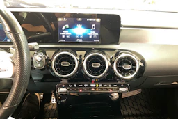 musta Mercedes-Benz A 2019 kuva 16.