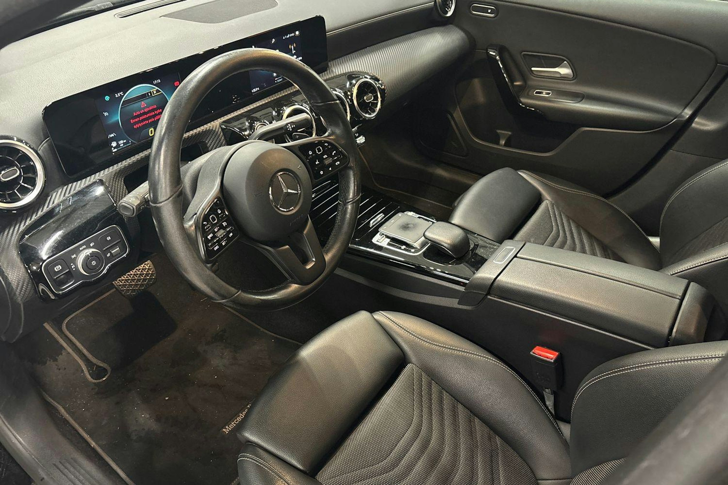 musta Mercedes-Benz A 2020 kuva 3.