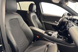 musta Mercedes-Benz A 2020 kuva 11.