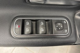 musta Mercedes-Benz A 2020 kuva 13.