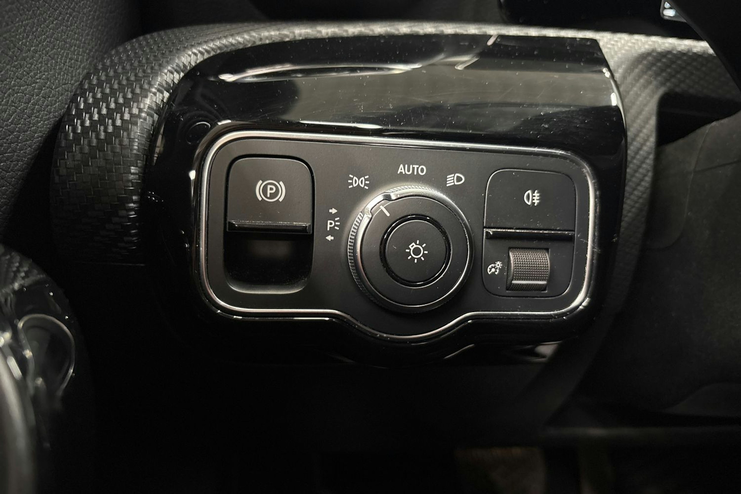 musta Mercedes-Benz A 2020 kuva 14.