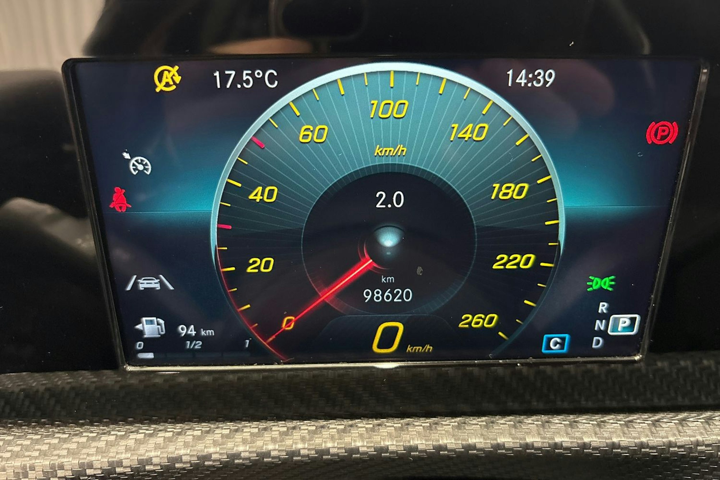 musta Mercedes-Benz A 2020 kuva 15.