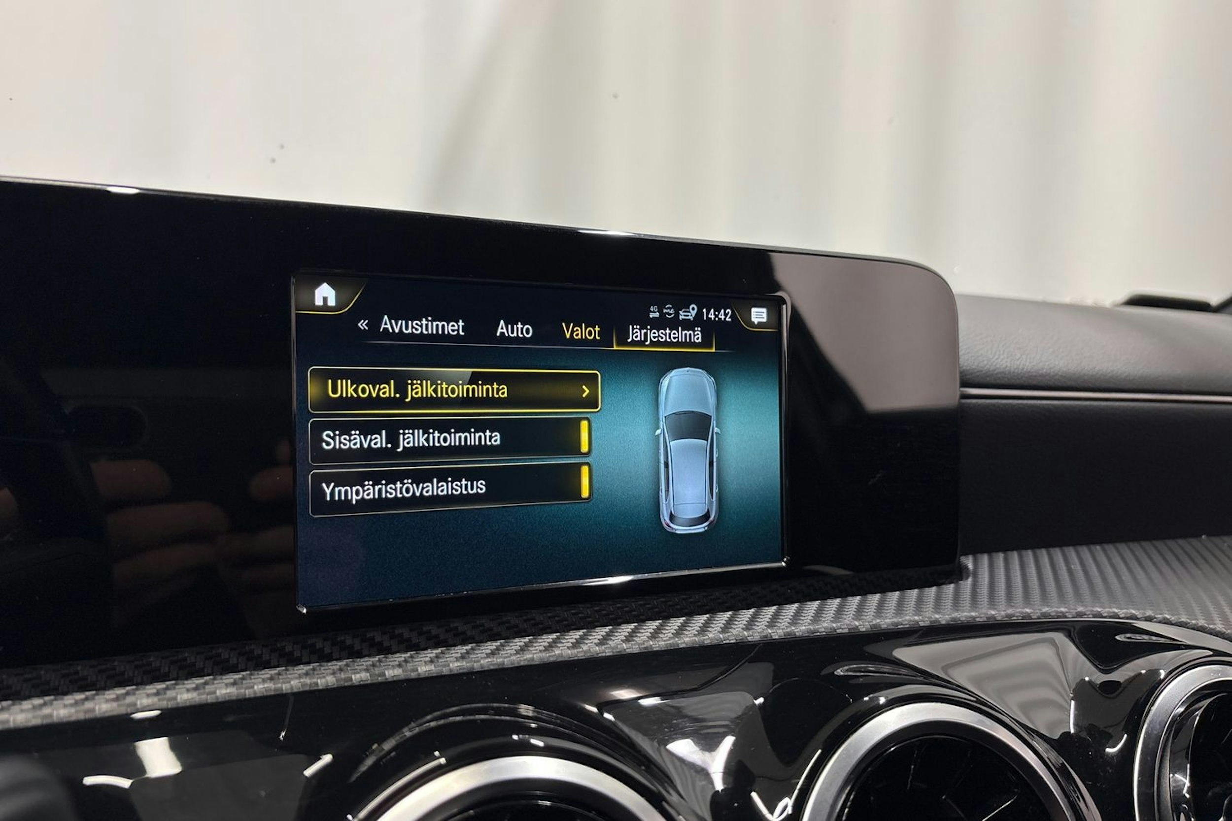 musta Mercedes-Benz A 2020 kuva 22.