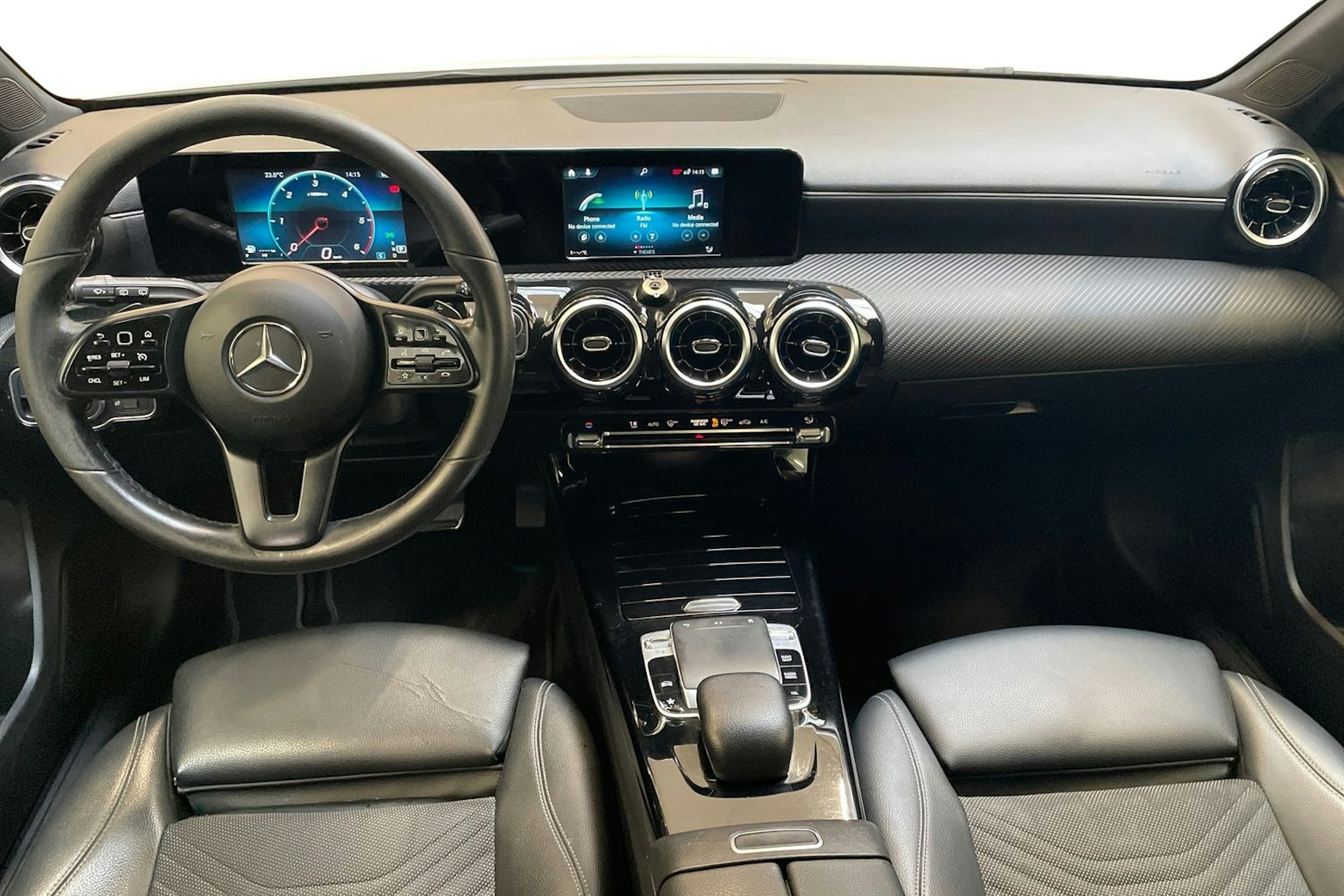 valkoinen Mercedes-Benz A 2020 kuva 9.