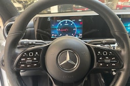 valkoinen Mercedes-Benz A 2020 kuva 16.