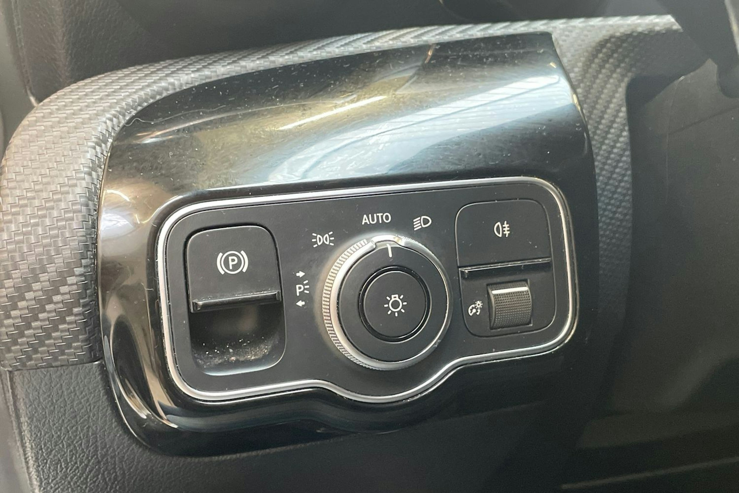 valkoinen Mercedes-Benz A 2020 kuva 18.