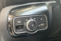 valkoinen Mercedes-Benz A 2020 kuva 18.