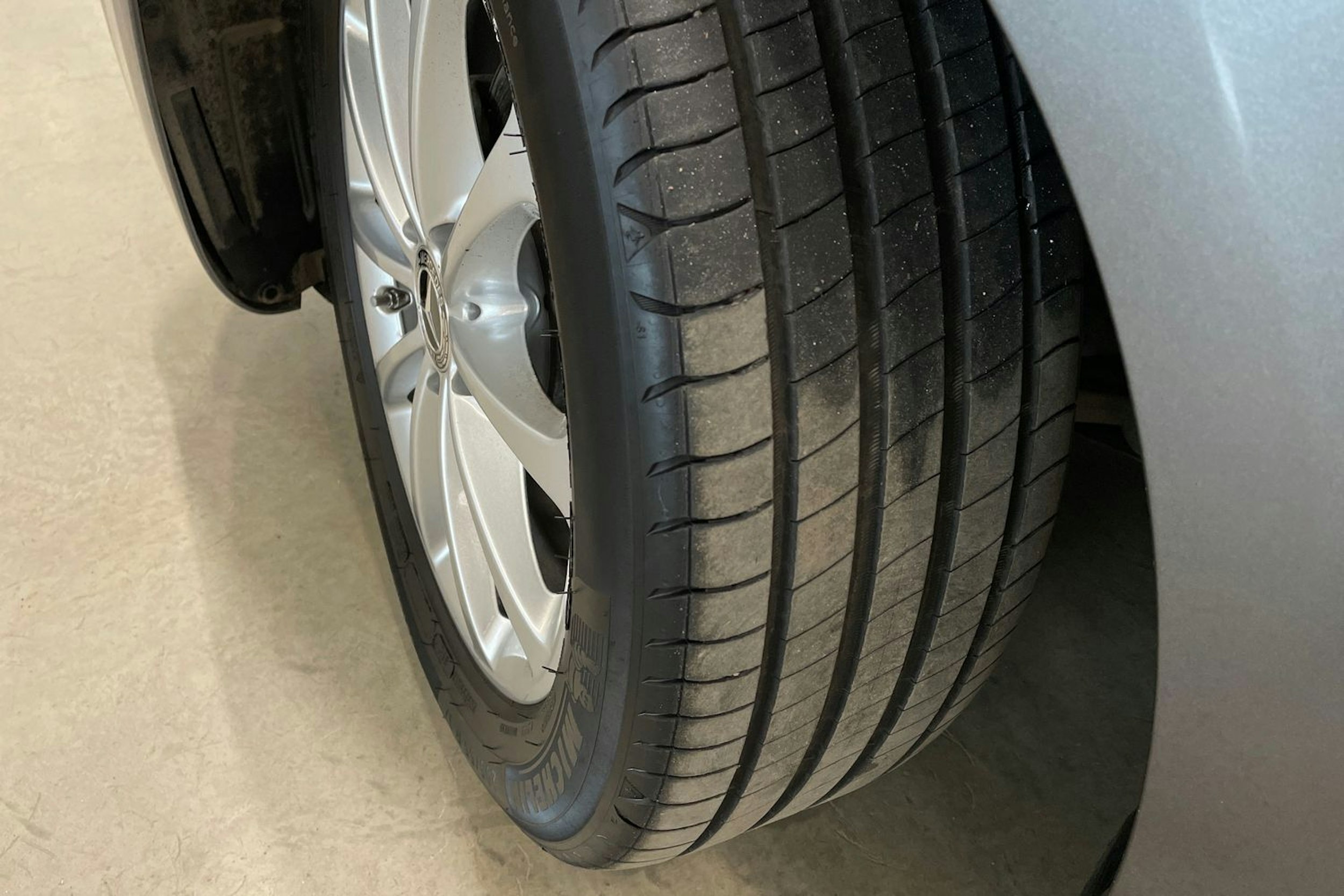 harmaa Mercedes-Benz A 2020 kuva 13.