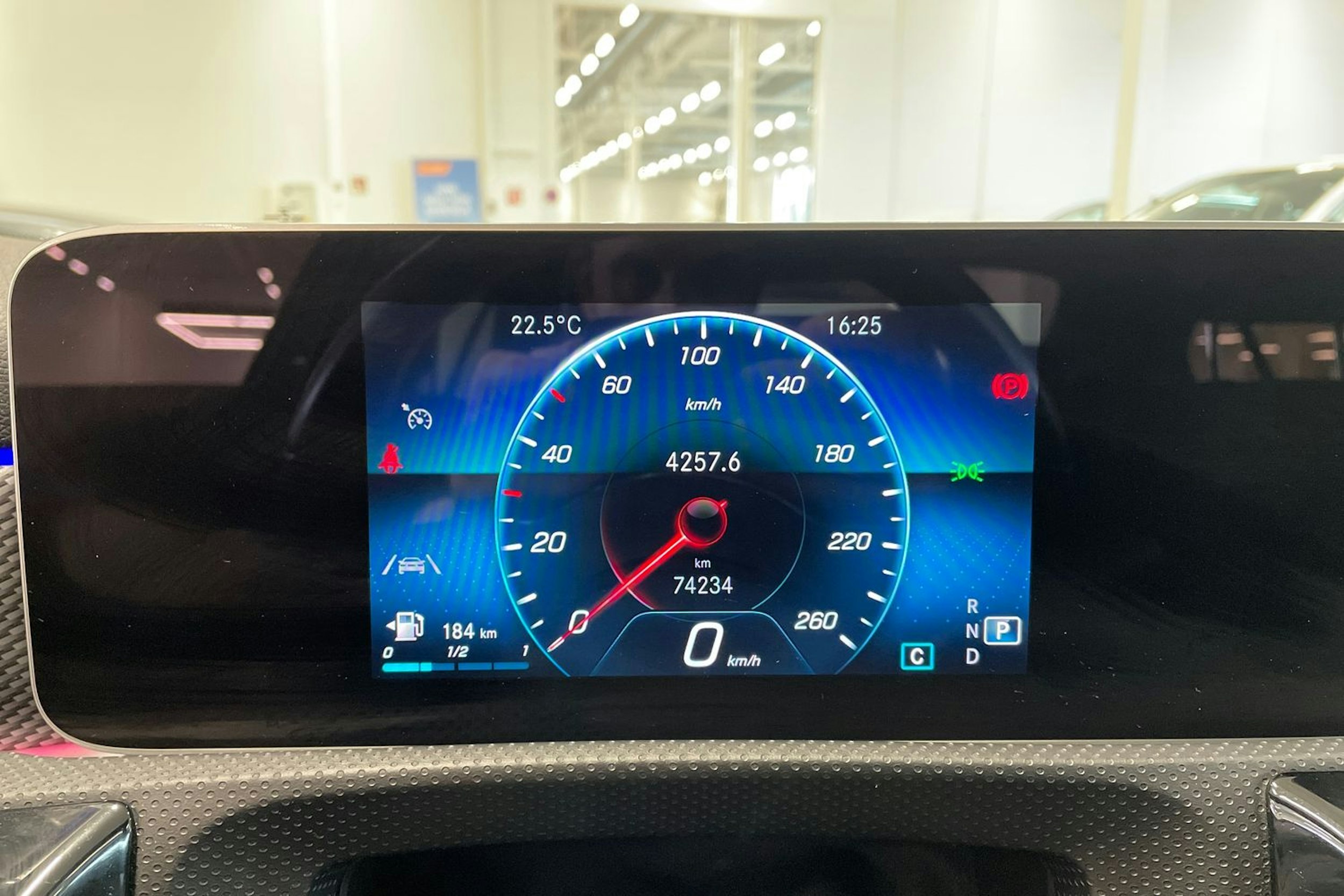 harmaa Mercedes-Benz A 2020 kuva 18.