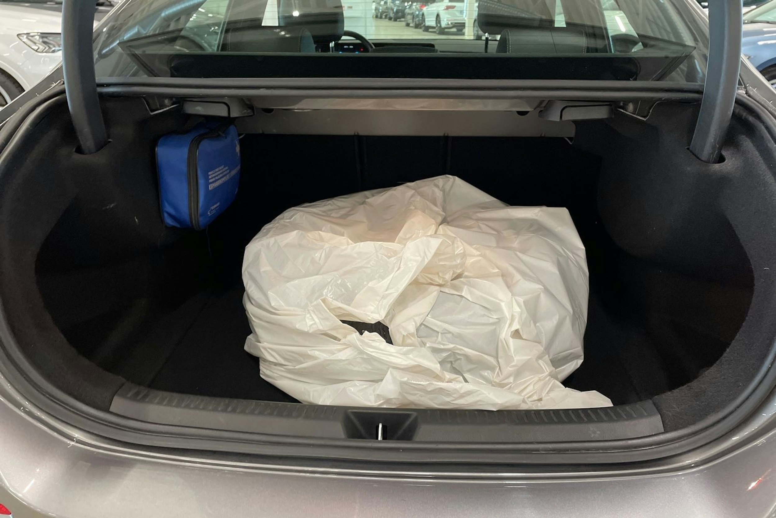 harmaa Mercedes-Benz A 2020 kuva 35.