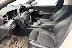 valkoinen Mercedes-Benz A 2020 kuva 3.