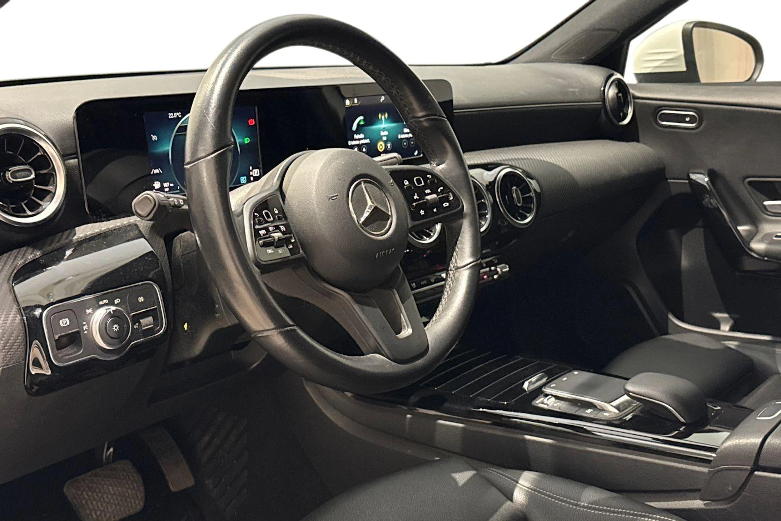 valkoinen Mercedes-Benz A 2020 kuva 6.