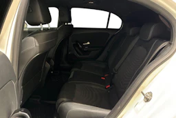 valkoinen Mercedes-Benz A 2020 kuva 8.