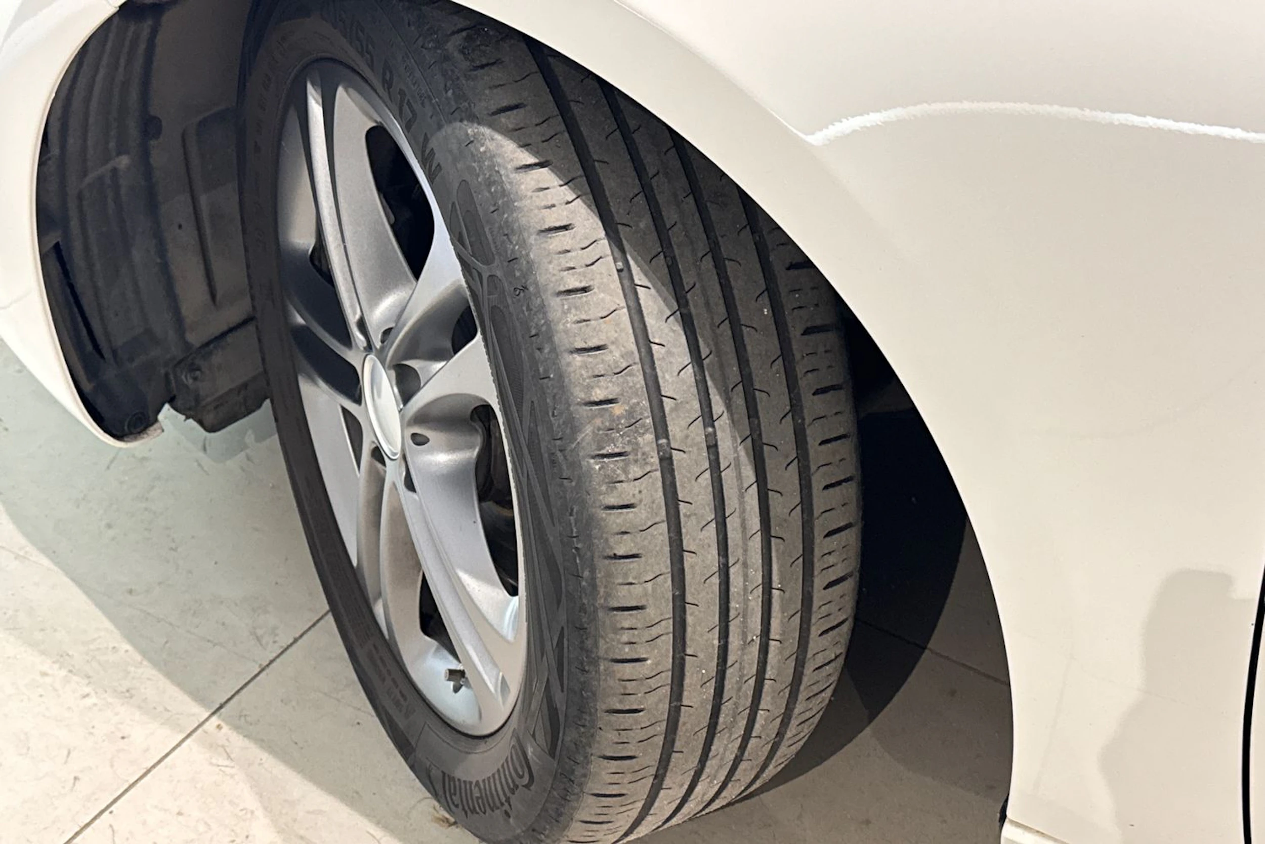 valkoinen Mercedes-Benz A 2020 kuva 10.