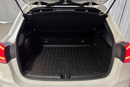 valkoinen Mercedes-Benz A 2020 kuva 13.