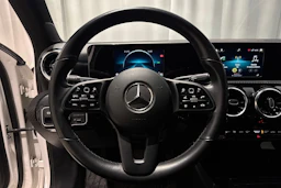 valkoinen Mercedes-Benz A 2020 kuva 17.