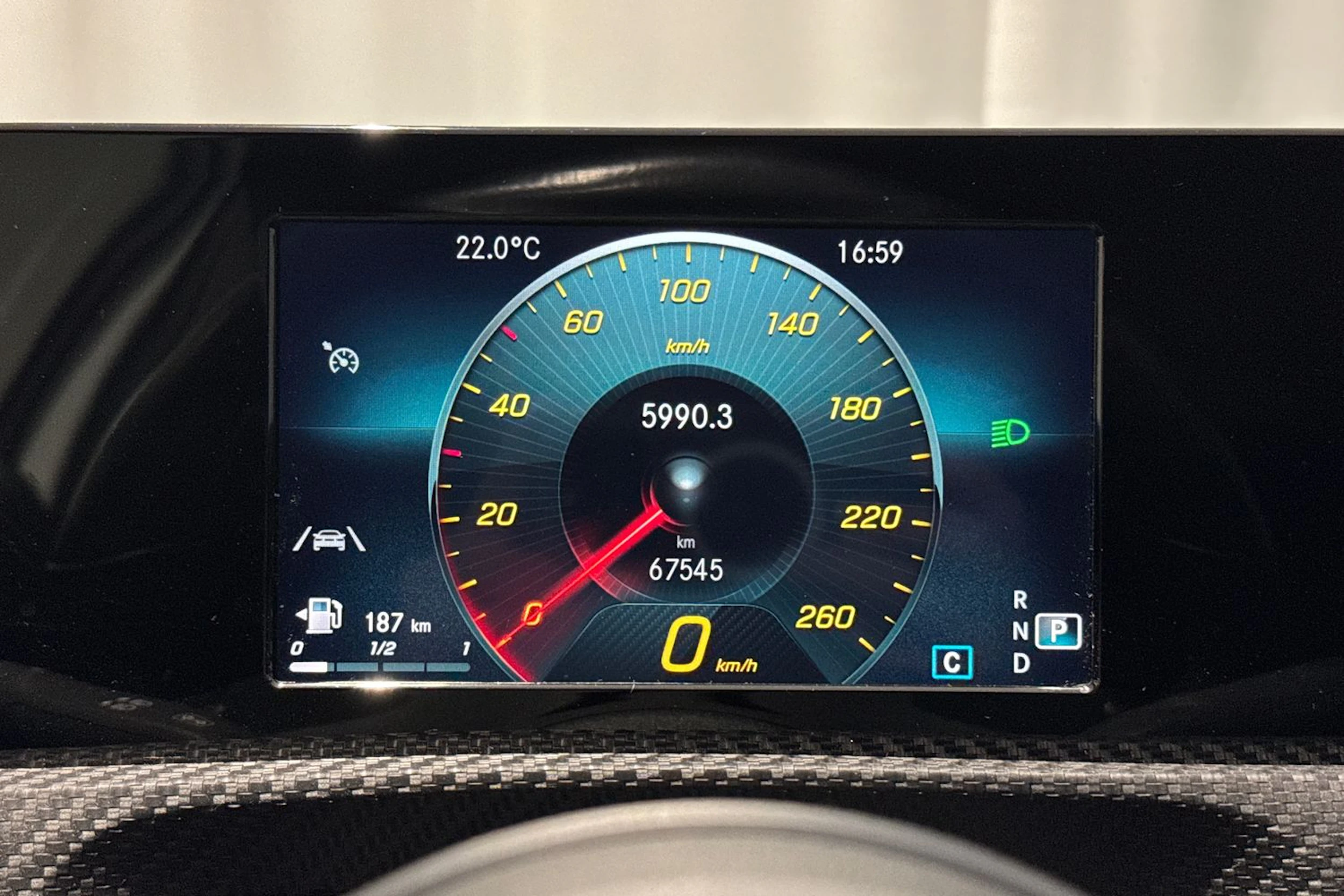 valkoinen Mercedes-Benz A 2020 kuva 18.