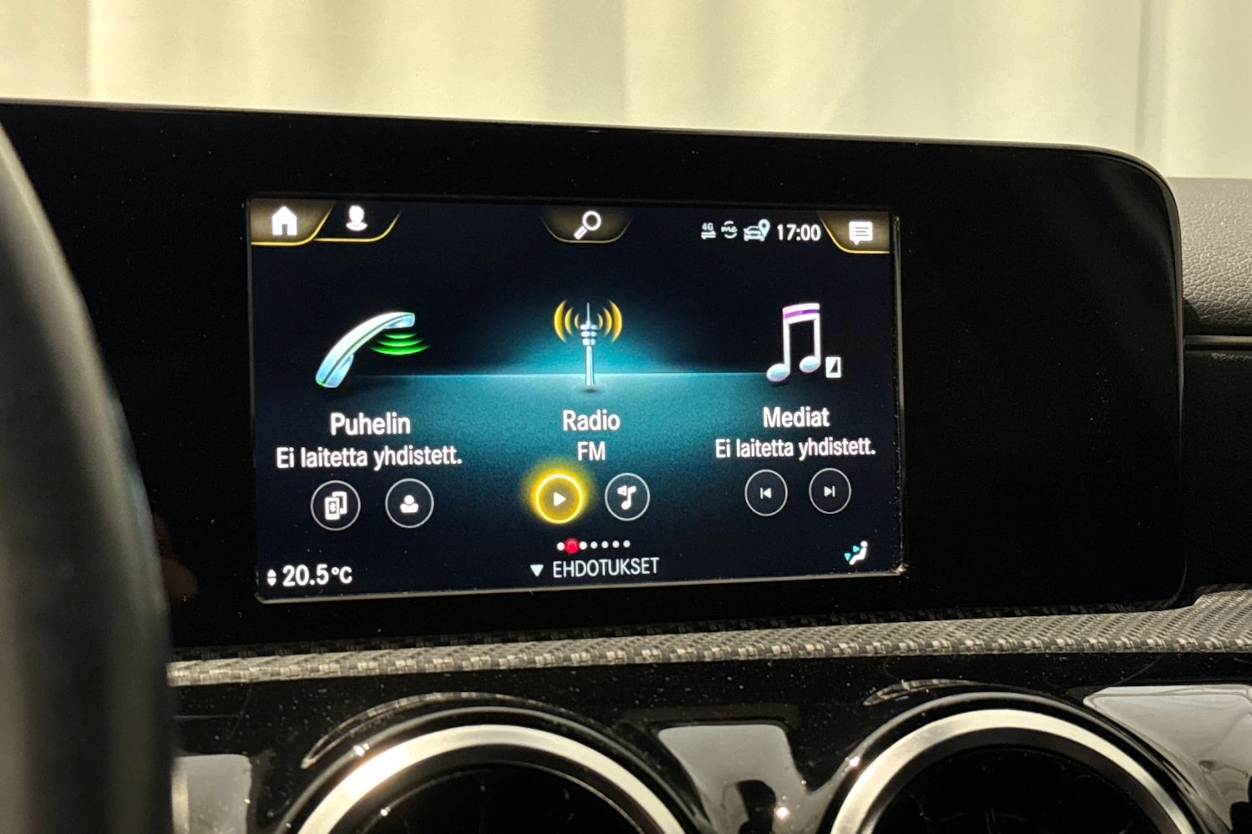 valkoinen Mercedes-Benz A 2020 kuva 19.