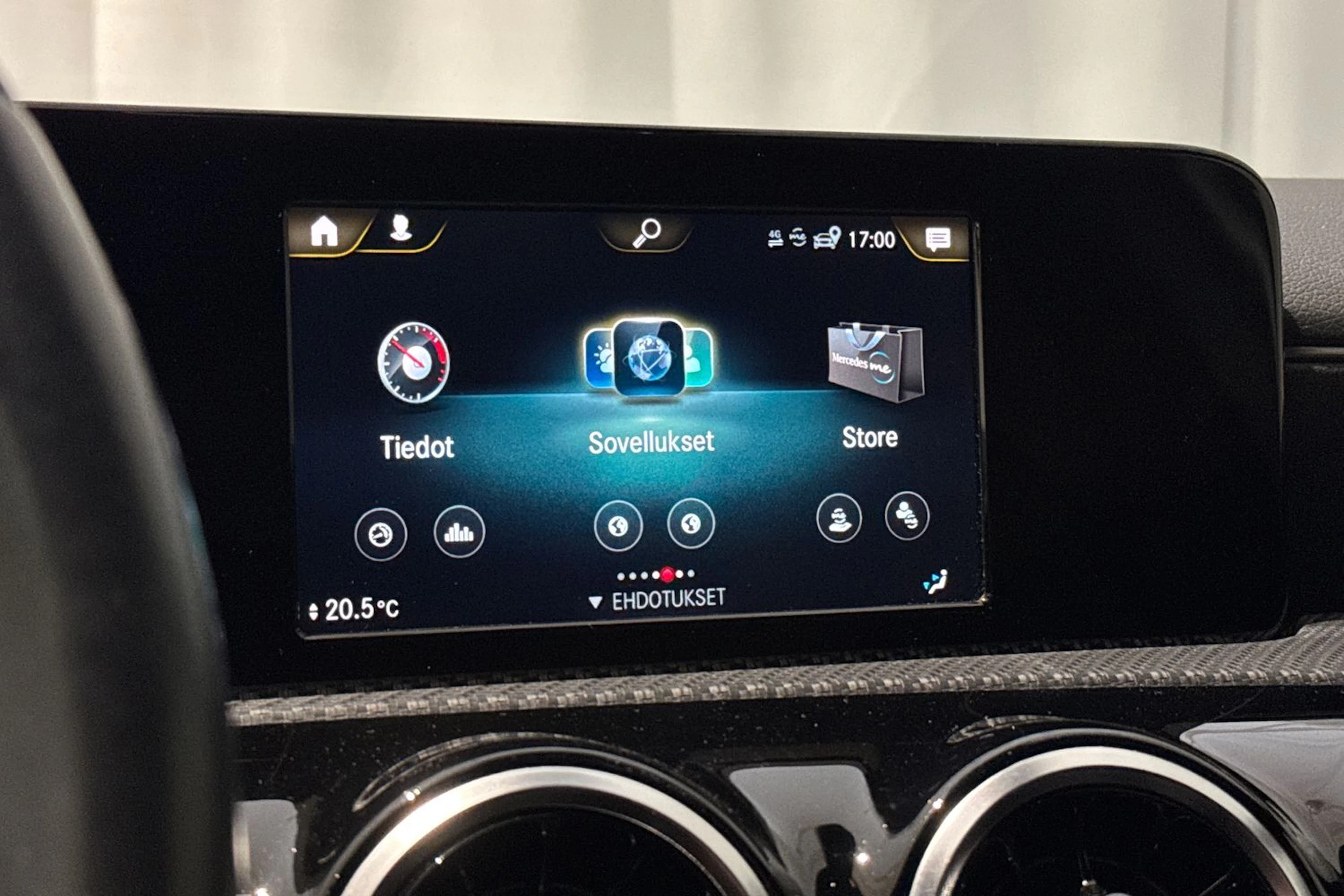 valkoinen Mercedes-Benz A 2020 kuva 24.