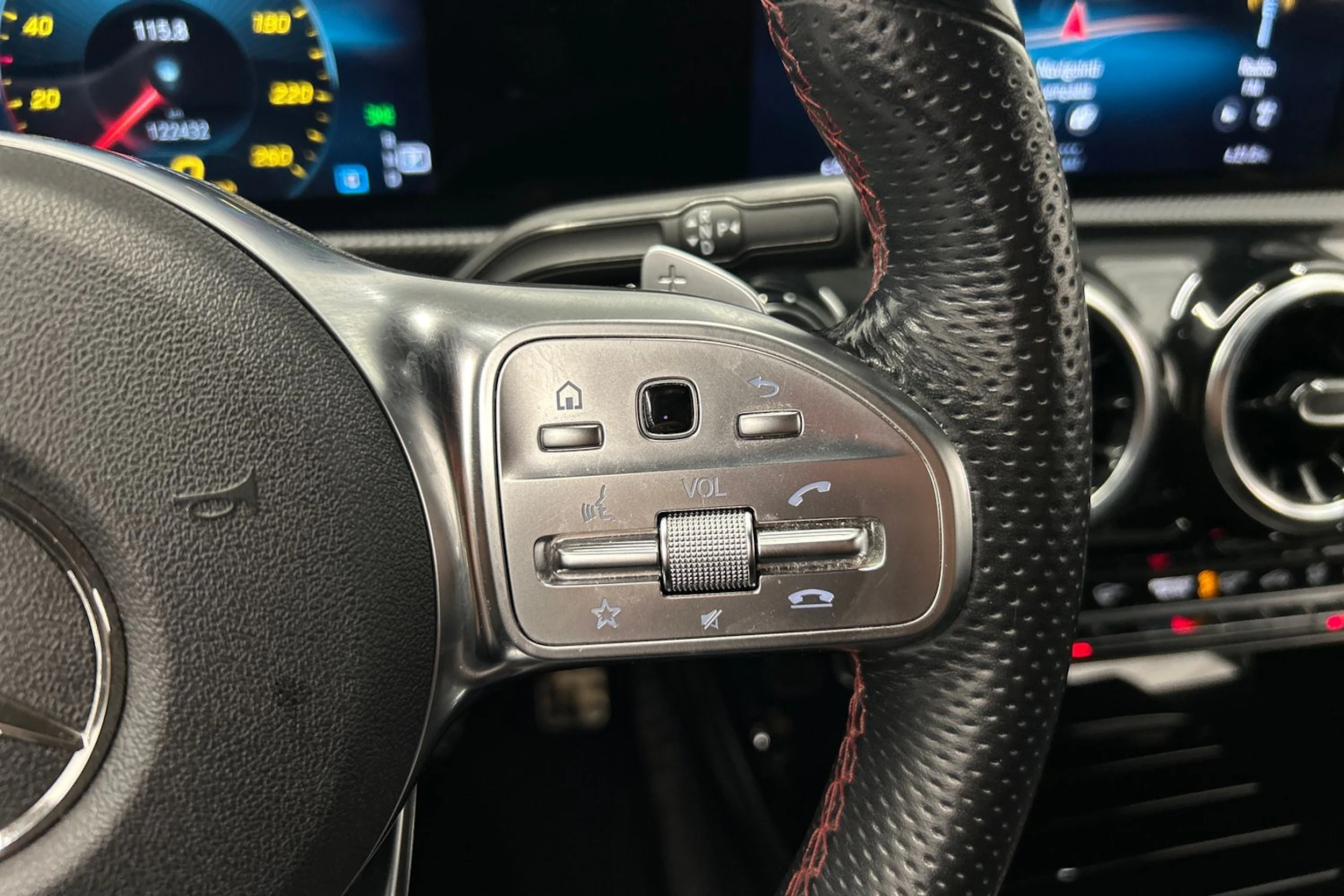 harmaa Mercedes-Benz A 2020 kuva 16.
