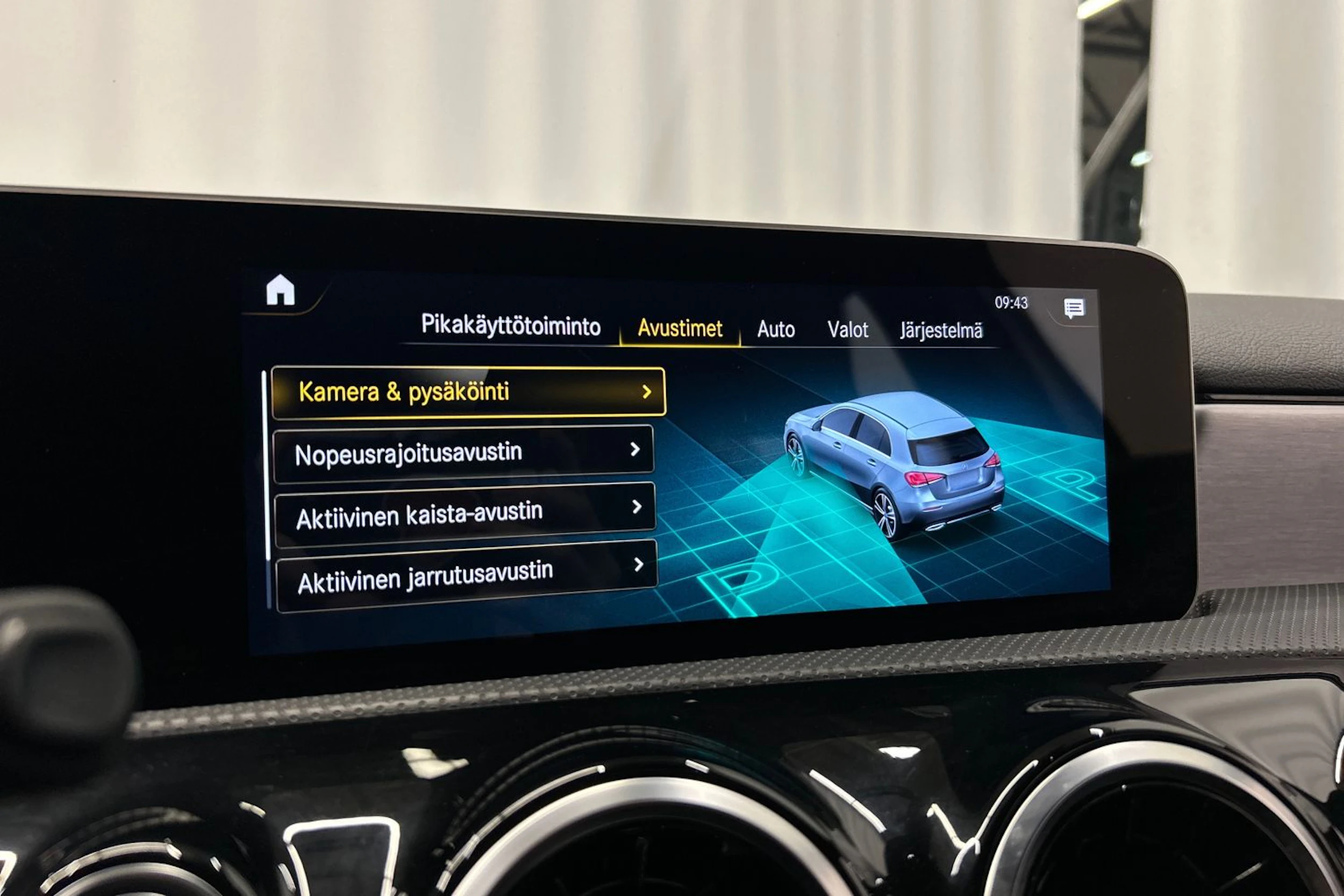 harmaa Mercedes-Benz A 2020 kuva 18.
