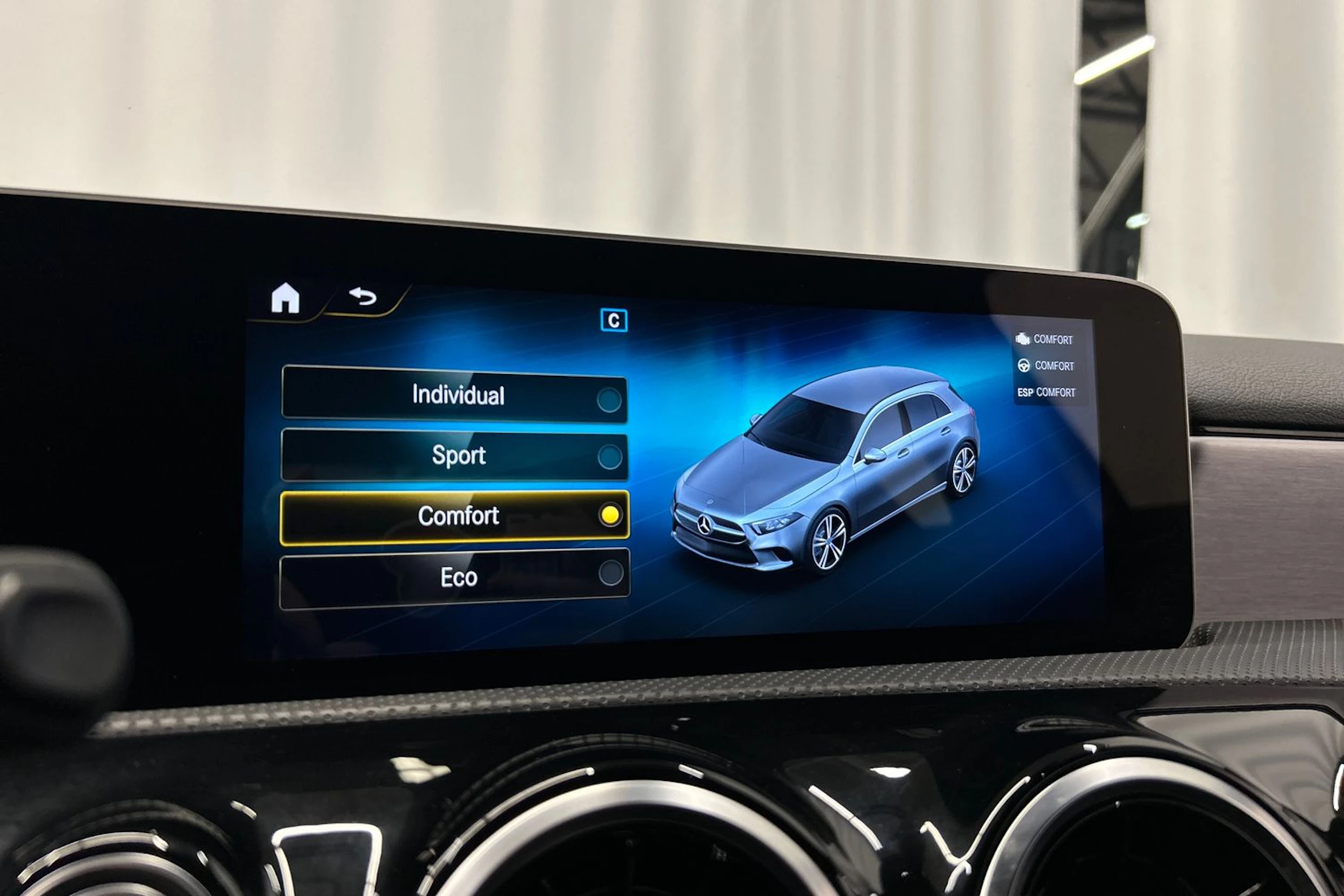 harmaa Mercedes-Benz A 2020 kuva 19.