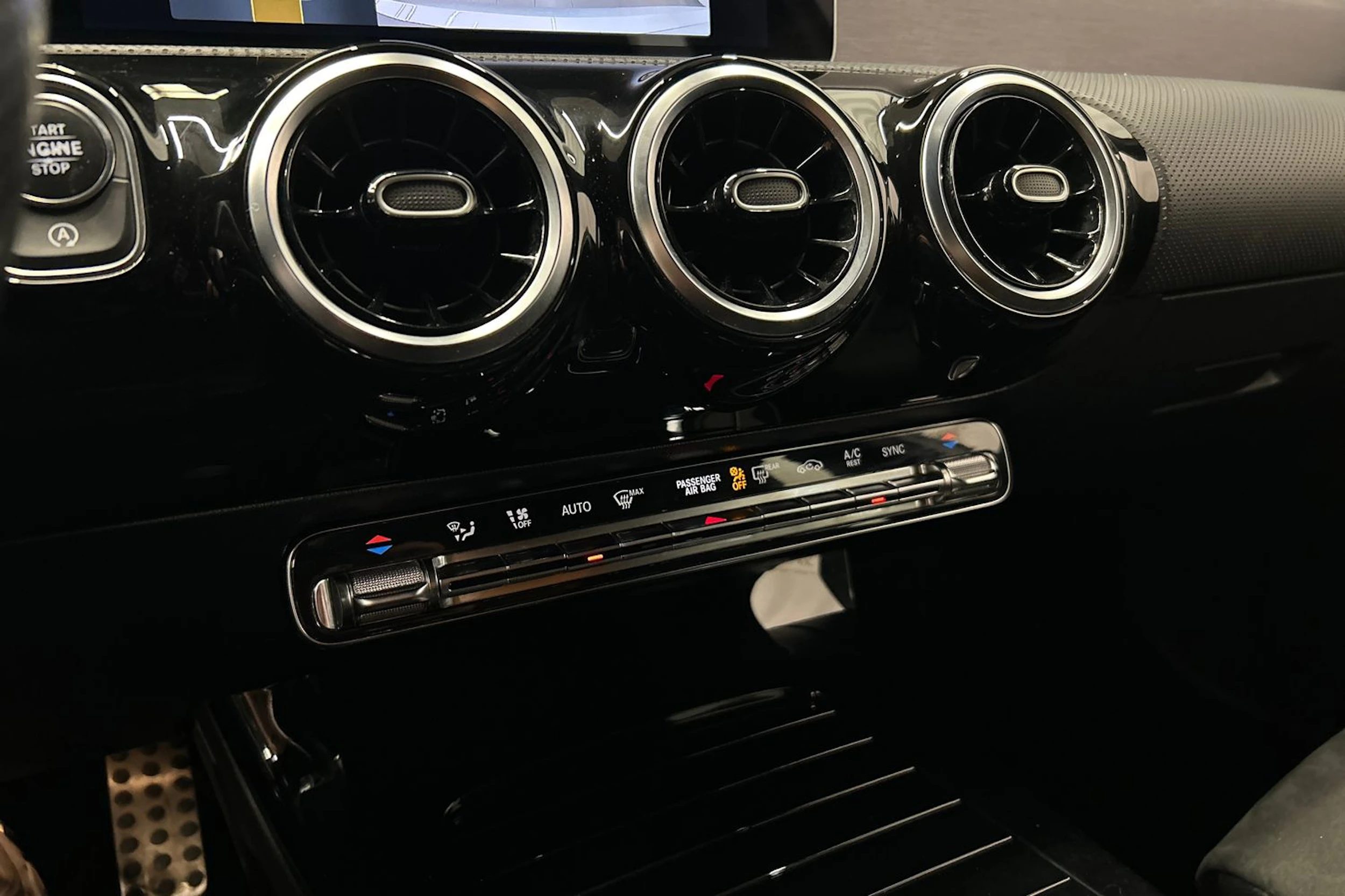 harmaa Mercedes-Benz A 2020 kuva 22.