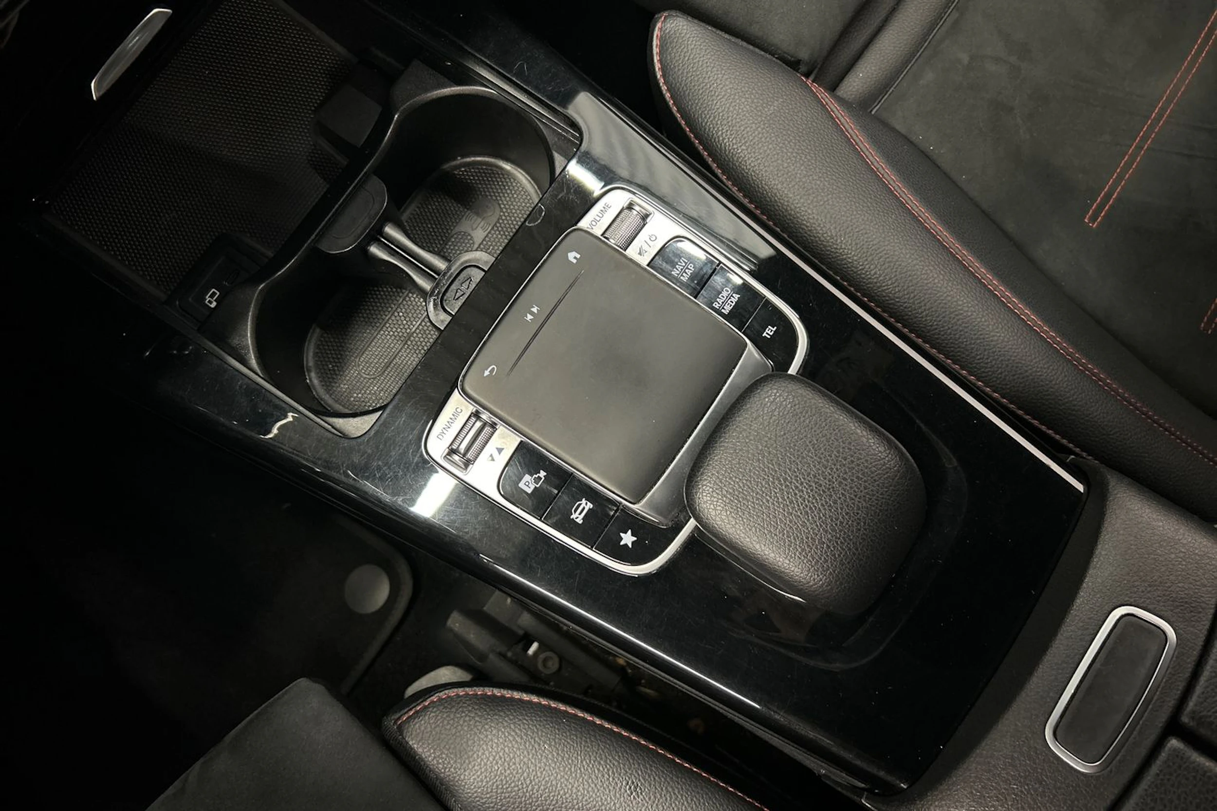harmaa Mercedes-Benz A 2020 kuva 23.