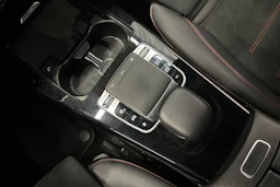 harmaa Mercedes-Benz A 2020 kuva 23.