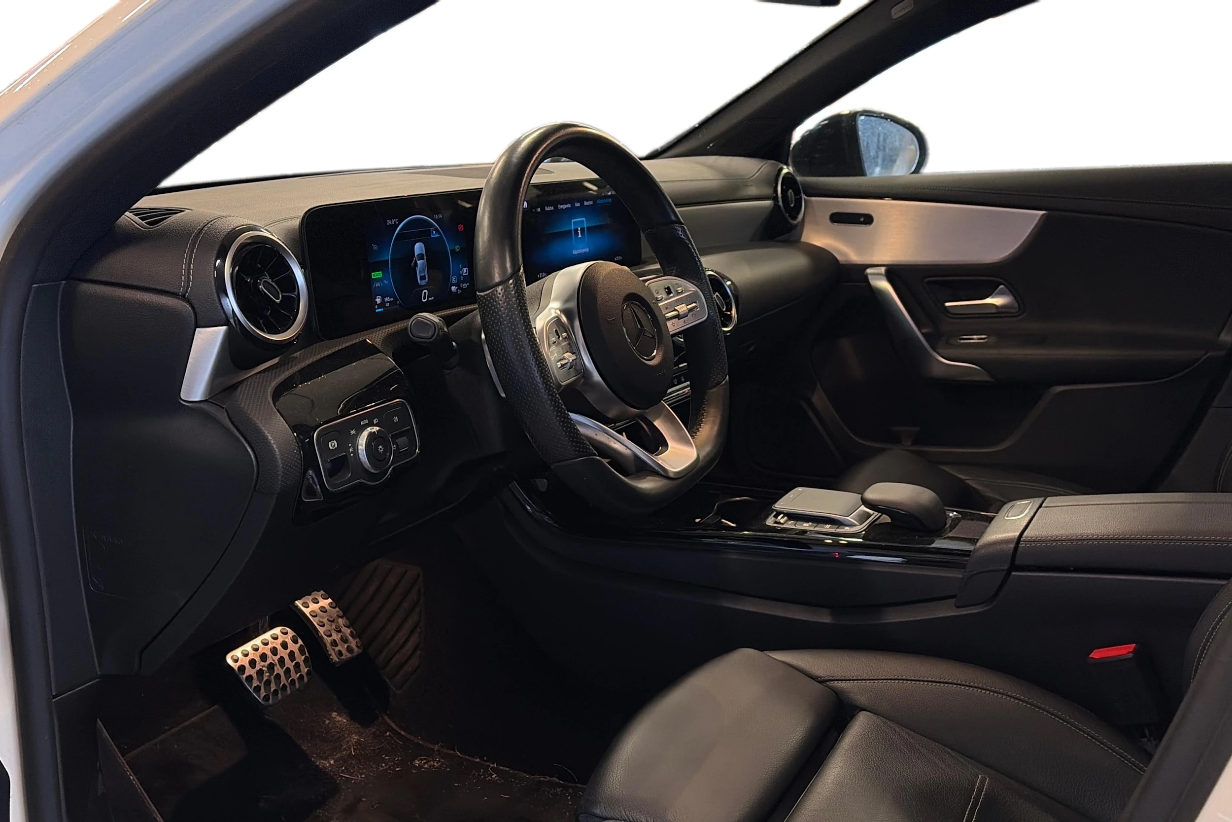 valkoinen Mercedes-Benz A 2020 kuva 3.