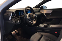 valkoinen Mercedes-Benz A 2020 kuva 3.