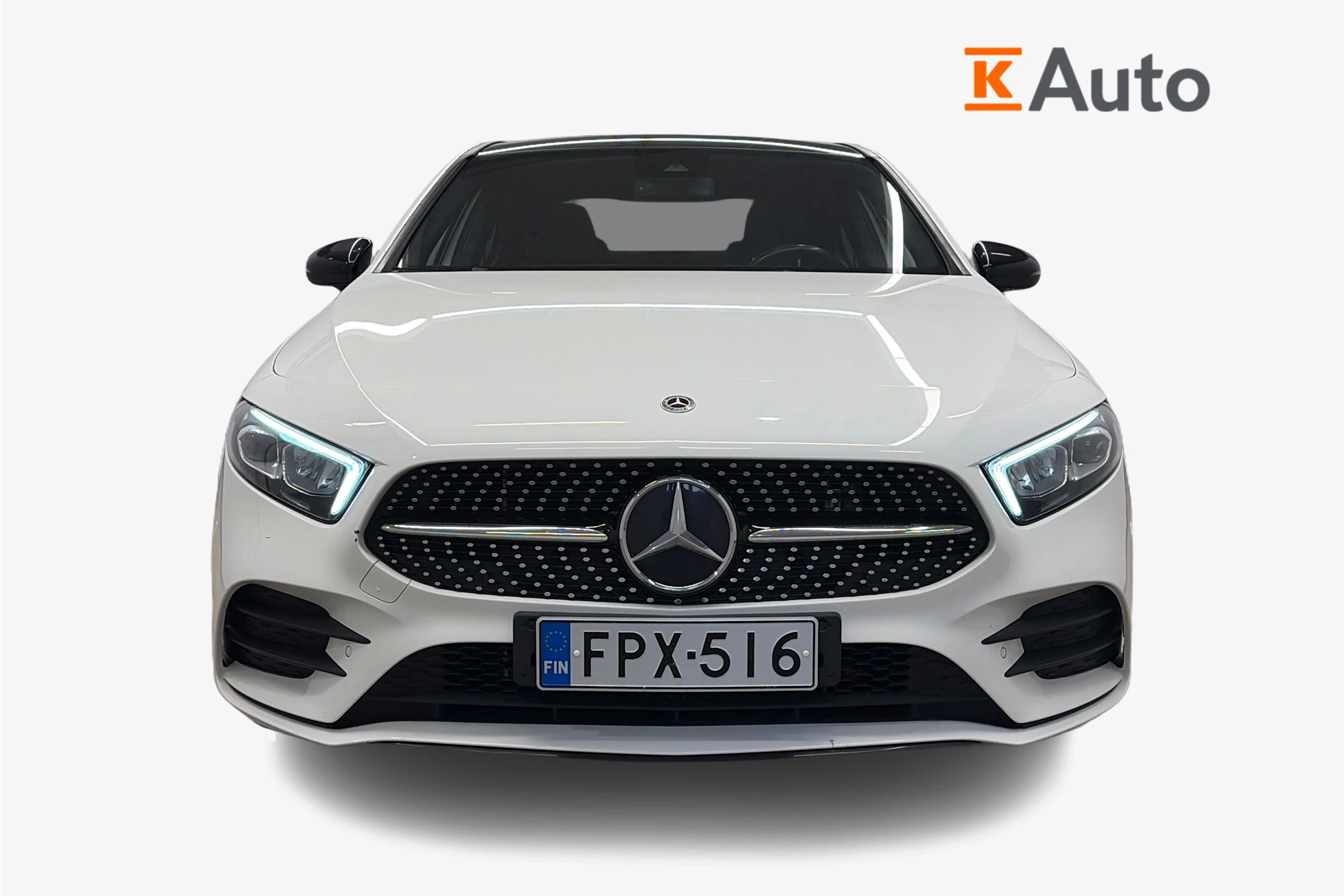 valkoinen Mercedes-Benz A 2020 kuva 4.