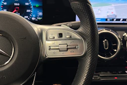 valkoinen Mercedes-Benz A 2020 kuva 13.