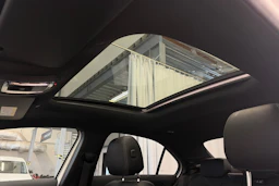 valkoinen Mercedes-Benz A 2020 kuva 22.