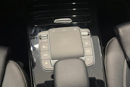 valkoinen Mercedes-Benz A 2020 kuva 23.