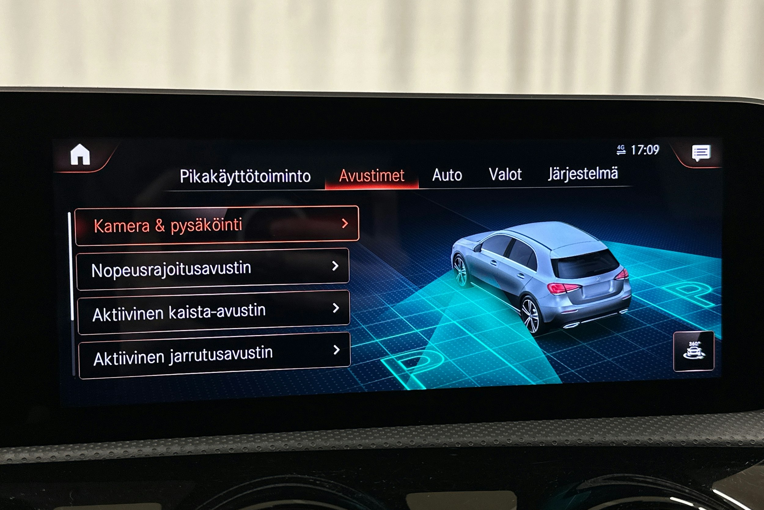 keltainen Mercedes-Benz A 2020 kuva 23.
