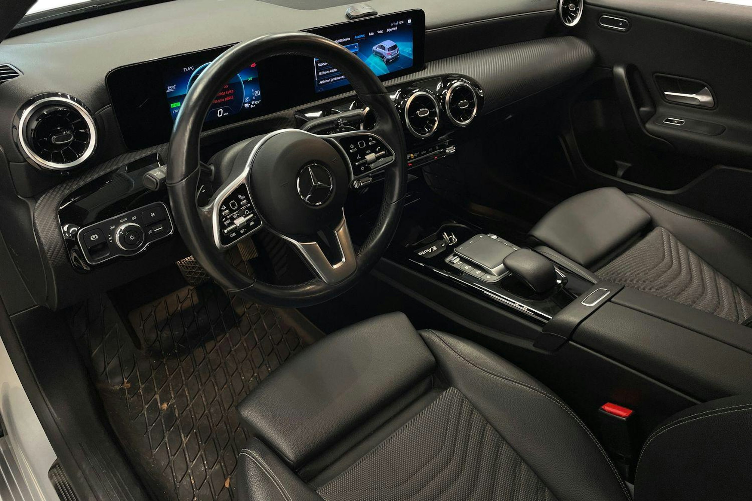 Harmaa Mercedes-Benz A 2020 kuva 7.