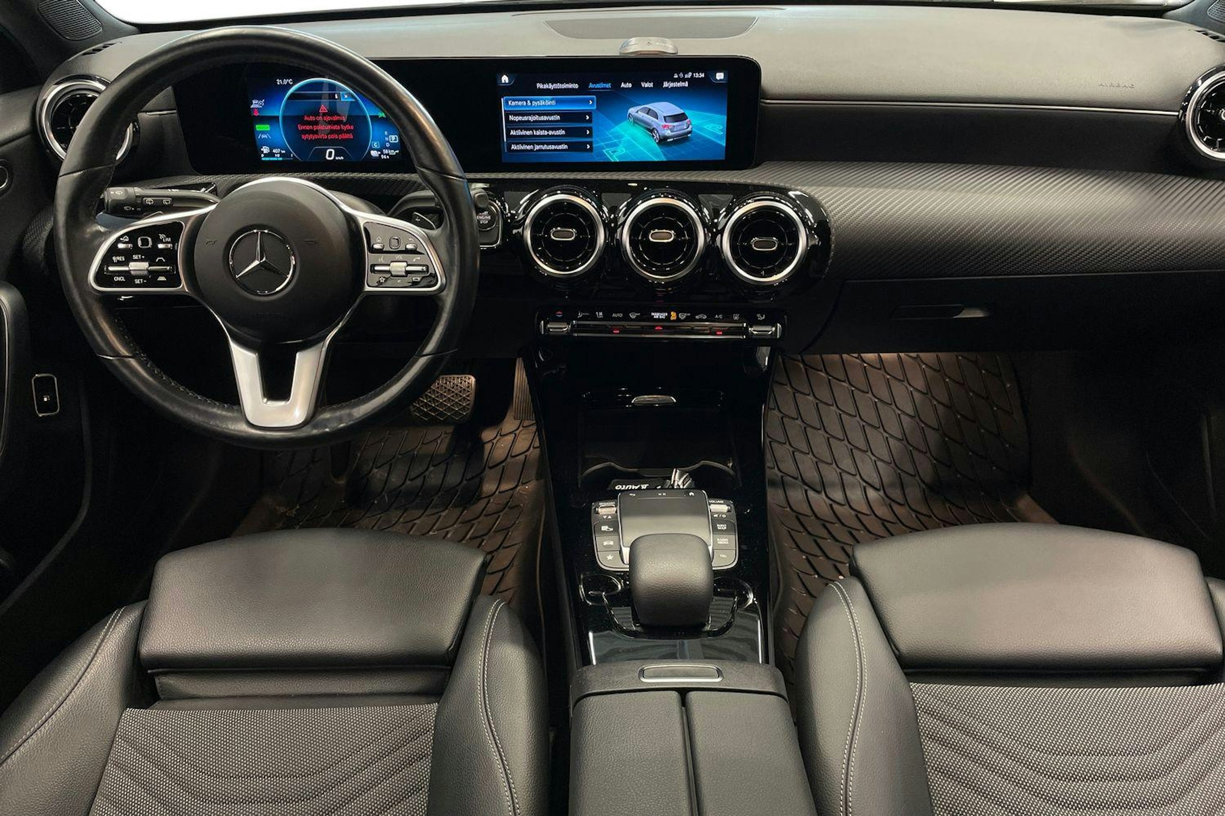 Harmaa Mercedes-Benz A 2020 kuva 9.