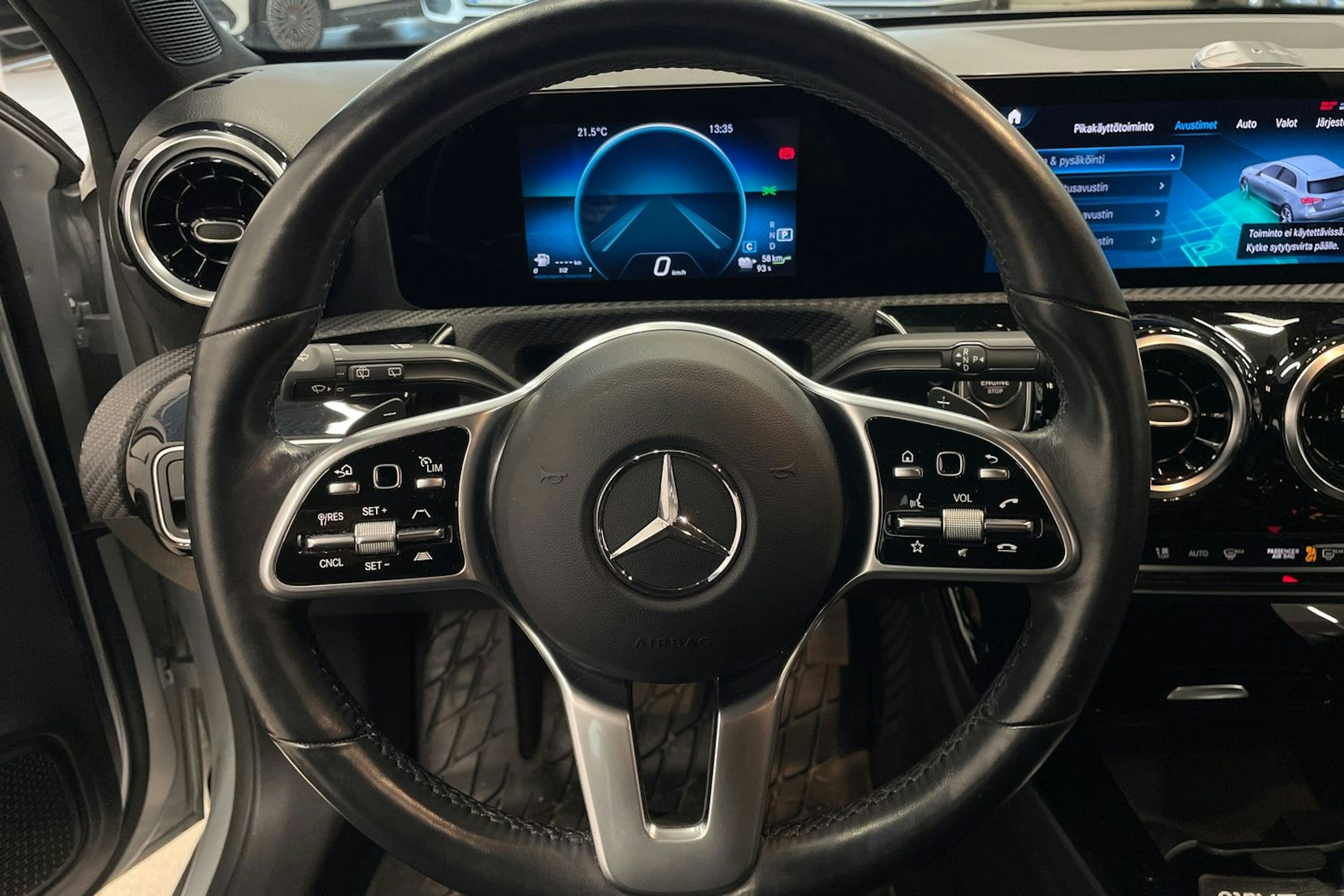 Harmaa Mercedes-Benz A 2020 kuva 15.