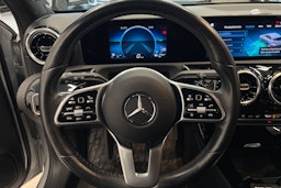 Harmaa Mercedes-Benz A 2020 kuva 15.