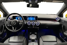 keltainen Mercedes-Benz A 2020 kuva 9.