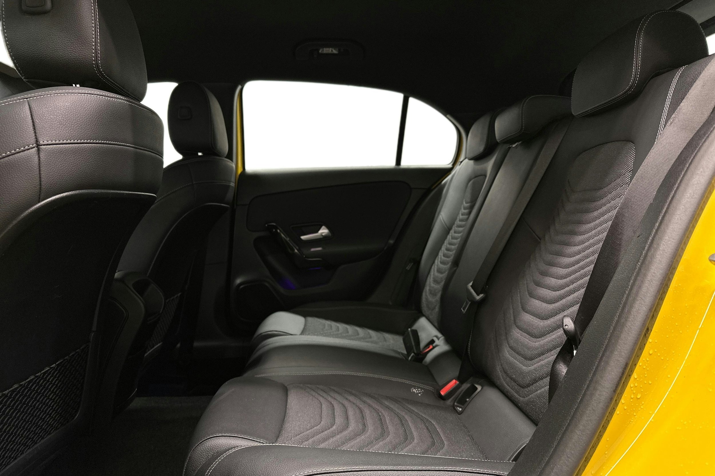 keltainen Mercedes-Benz A 2020 kuva 10.