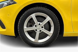 keltainen Mercedes-Benz A 2020 kuva 11.