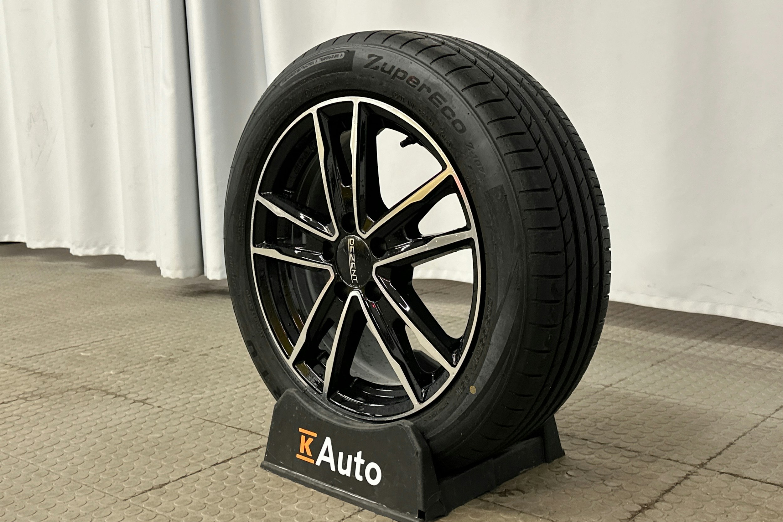 keltainen Mercedes-Benz A 2020 kuva 13.