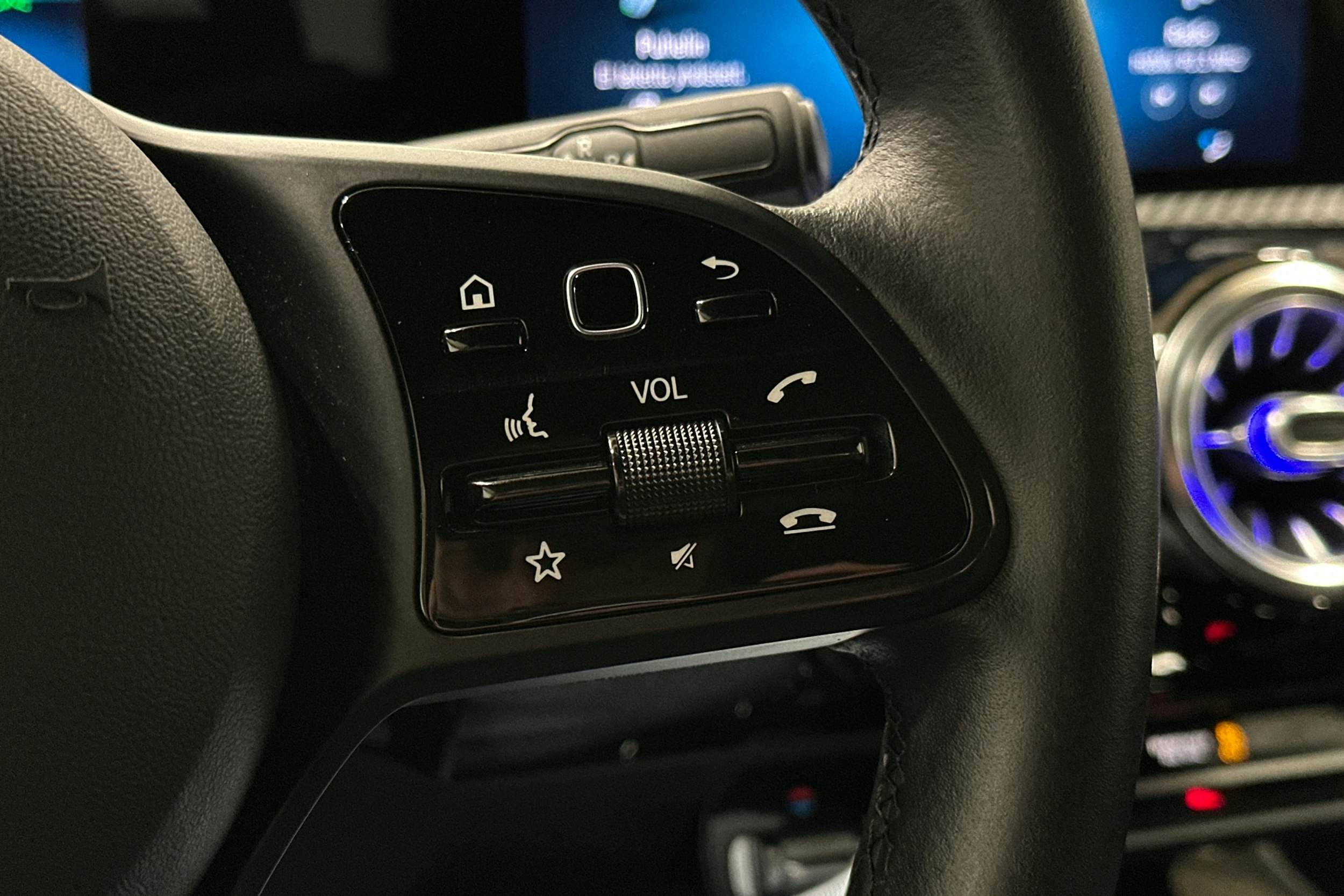 keltainen Mercedes-Benz A 2020 kuva 18.