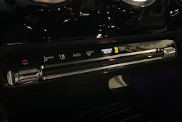 keltainen Mercedes-Benz A 2020 kuva 28.