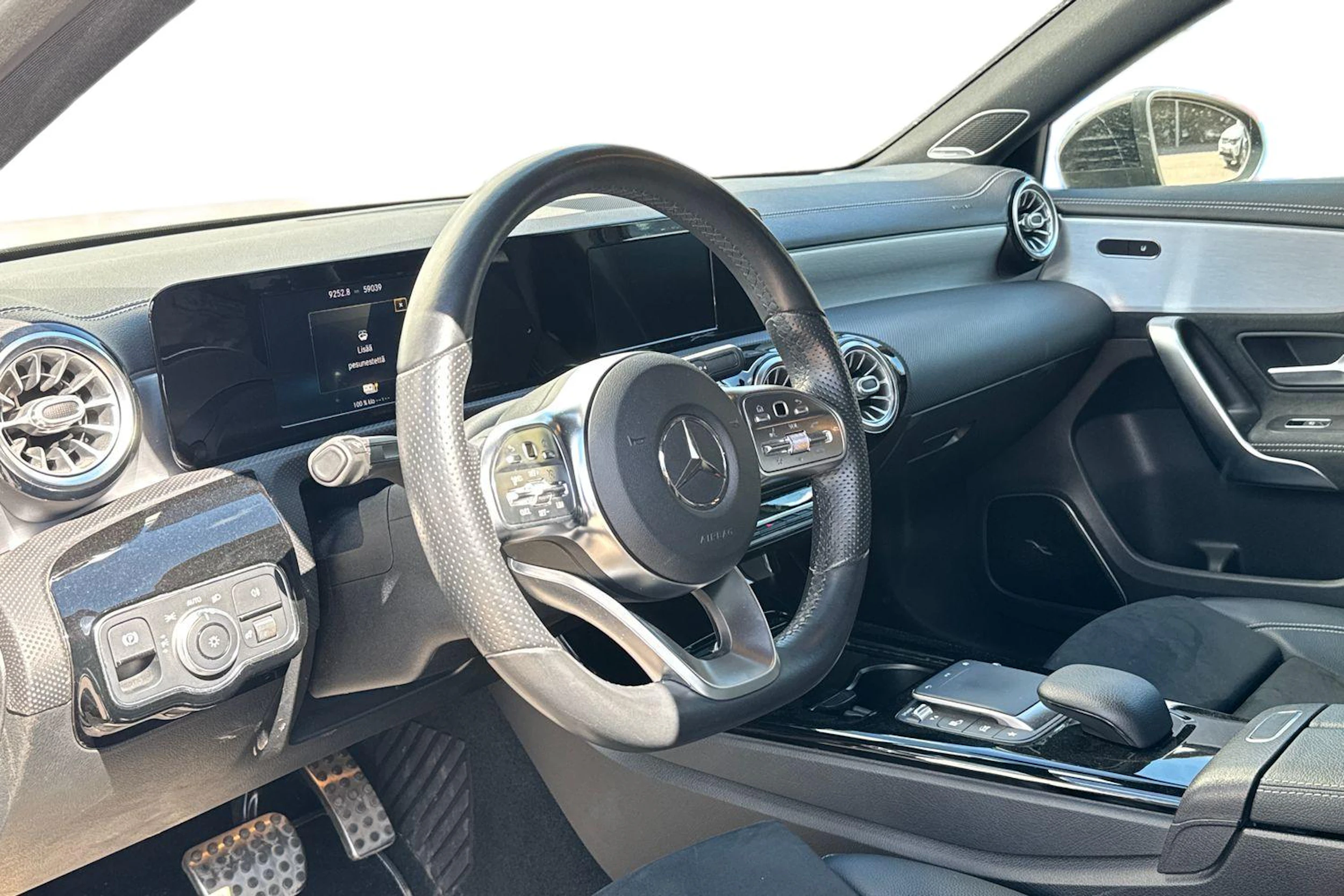 musta Mercedes-Benz A 2020 kuva 3.
